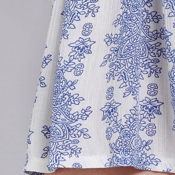 Porcelain Blue Floral Open Tie Back Spaghetti Strap Romper - Picture 4 of 6